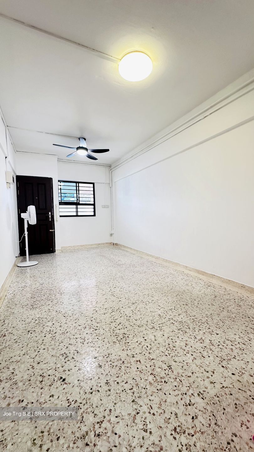 Blk 214 Bedok Town Centre (Bedok), HDB 3 Rooms #568864141